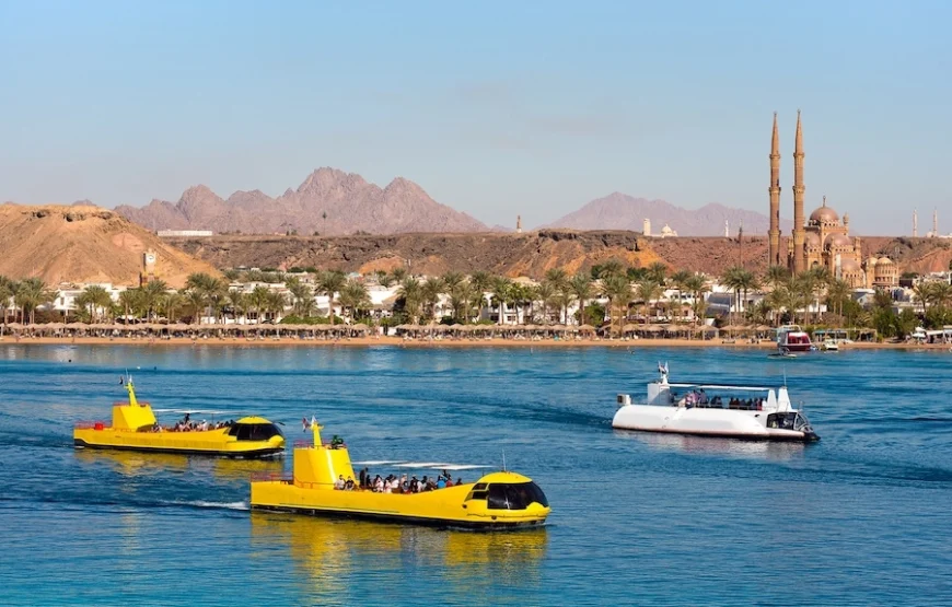 Glass bottom boat Tour in Red Sea Hurghada
